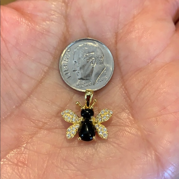 Gold plated Bee 🐝 Pendant Charm super cute - Picture 3 of 6